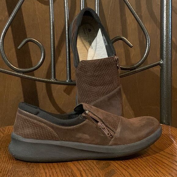 Like New! Size 9.5, Clark’s Cloudsteppers Loafers - Picture 2 of 4